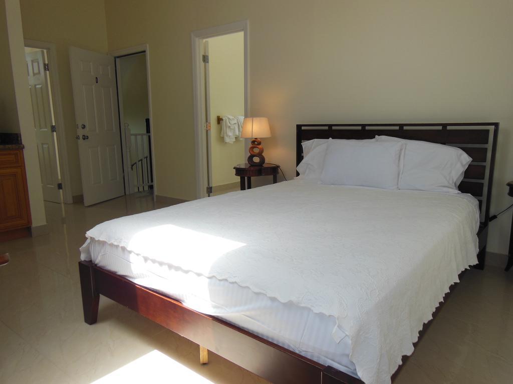 Carib Club Apartment Grace Bay Exterior photo