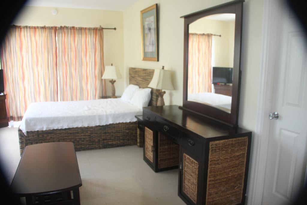 Carib Club Apartment Grace Bay Exterior photo