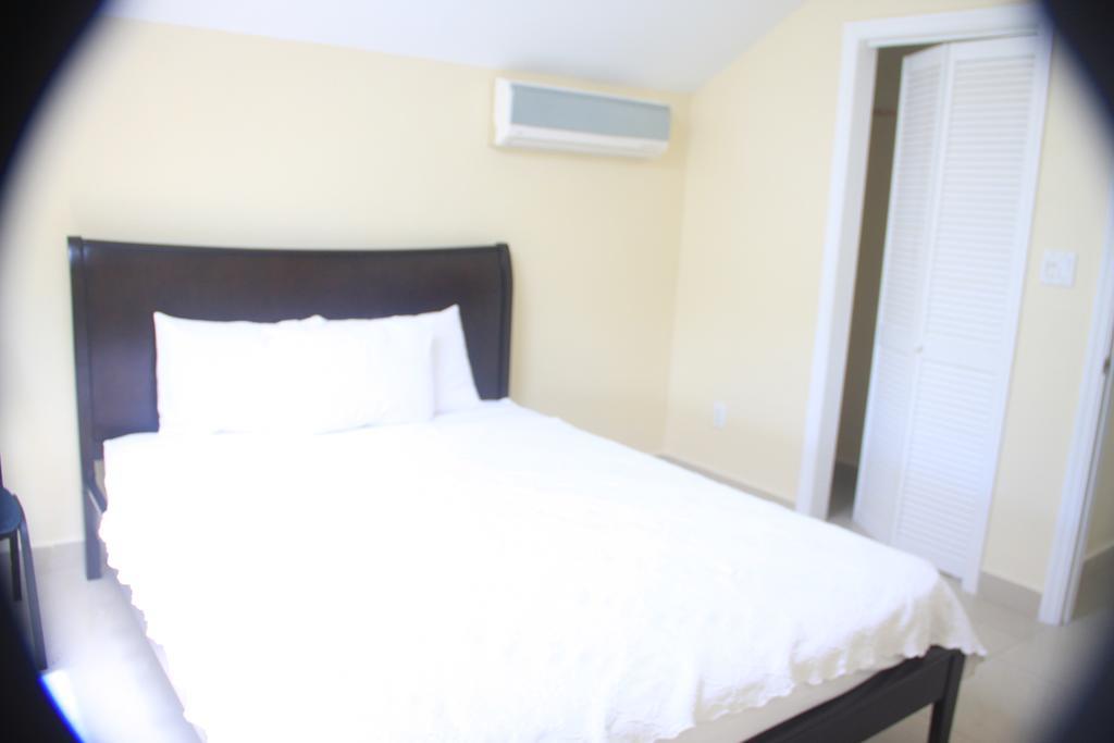 Carib Club Apartment Grace Bay Exterior photo