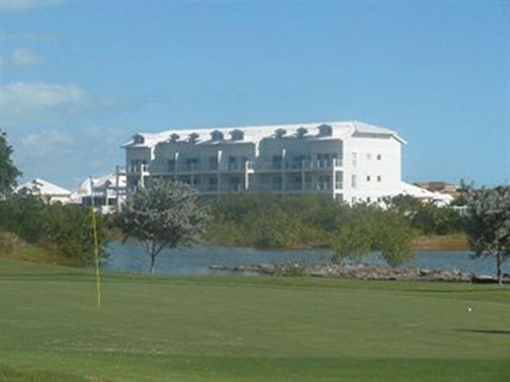 Carib Club Apartment Grace Bay Exterior photo