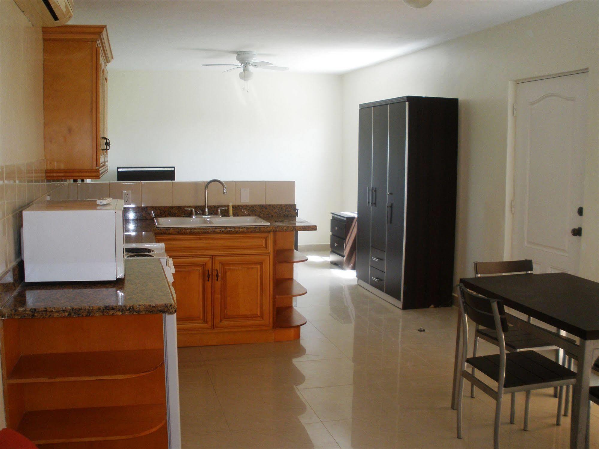 Carib Club Apartment Grace Bay Exterior photo