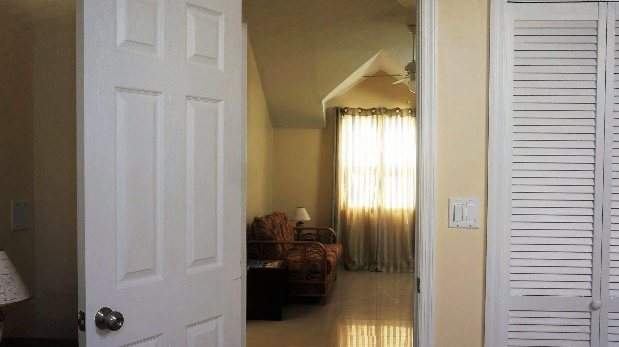 Carib Club Apartment Grace Bay Exterior photo