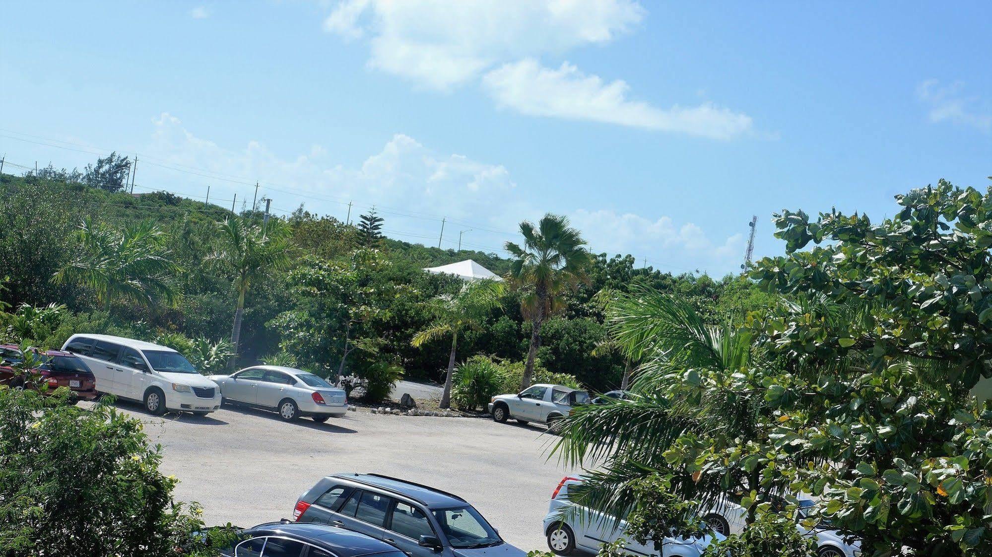 Carib Club Apartment Grace Bay Exterior photo